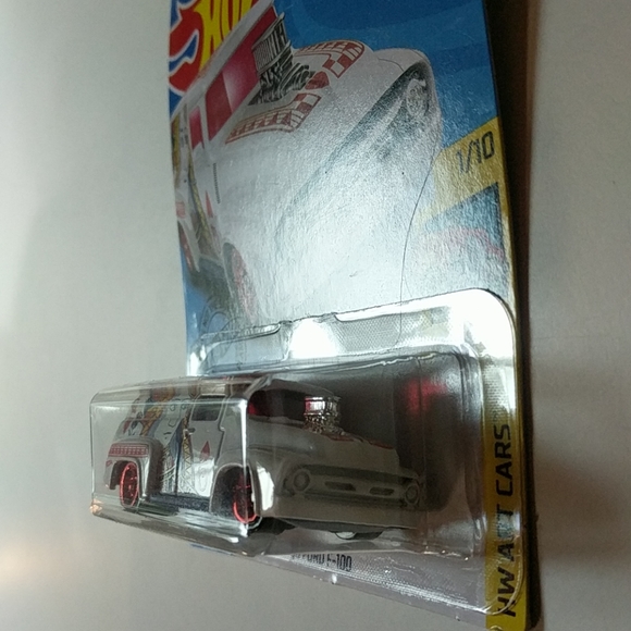 Hot Wheels '56 Ford F-100 - Picture 8 of 8